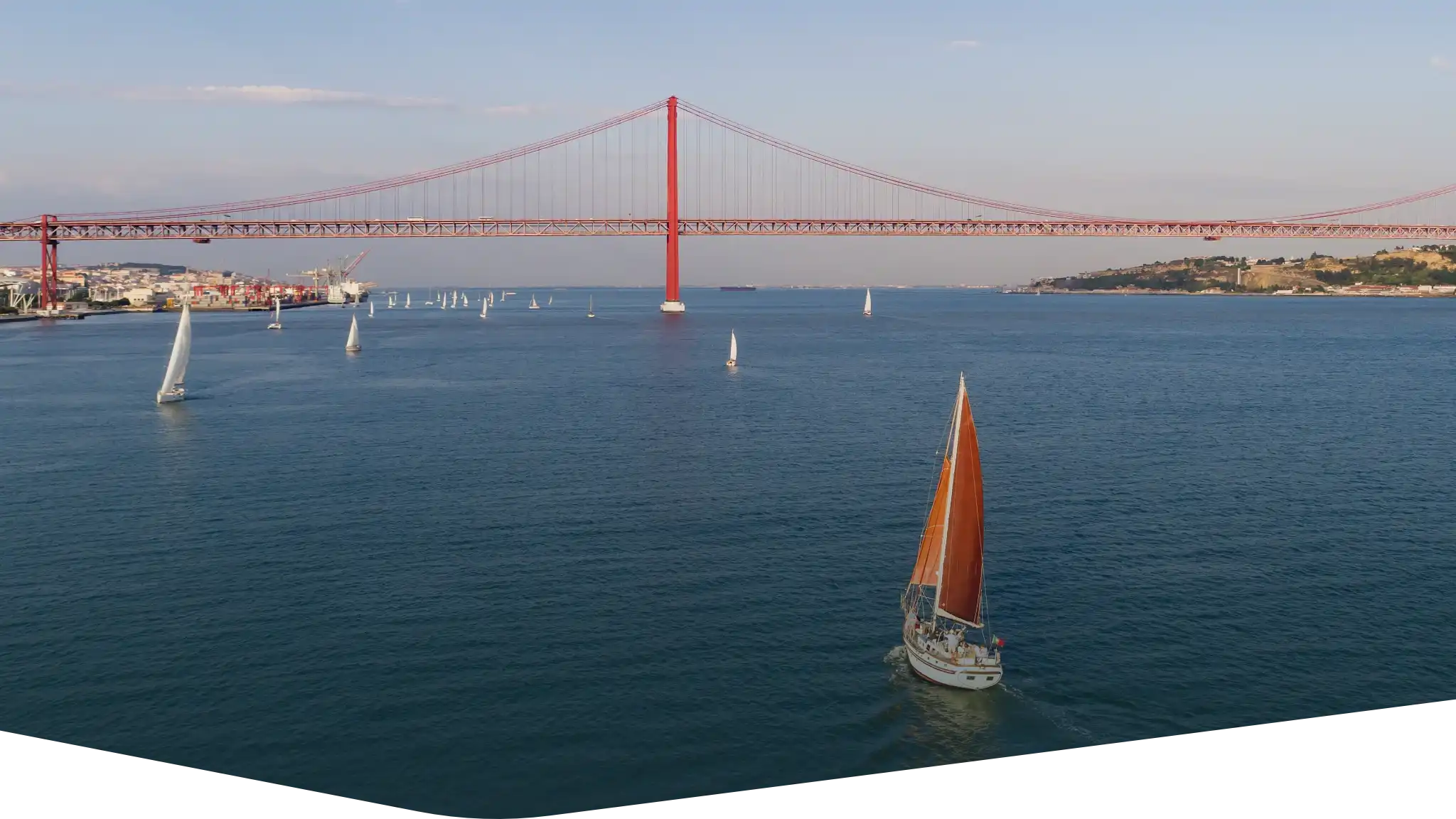Sê capitão de uma equipa de vela